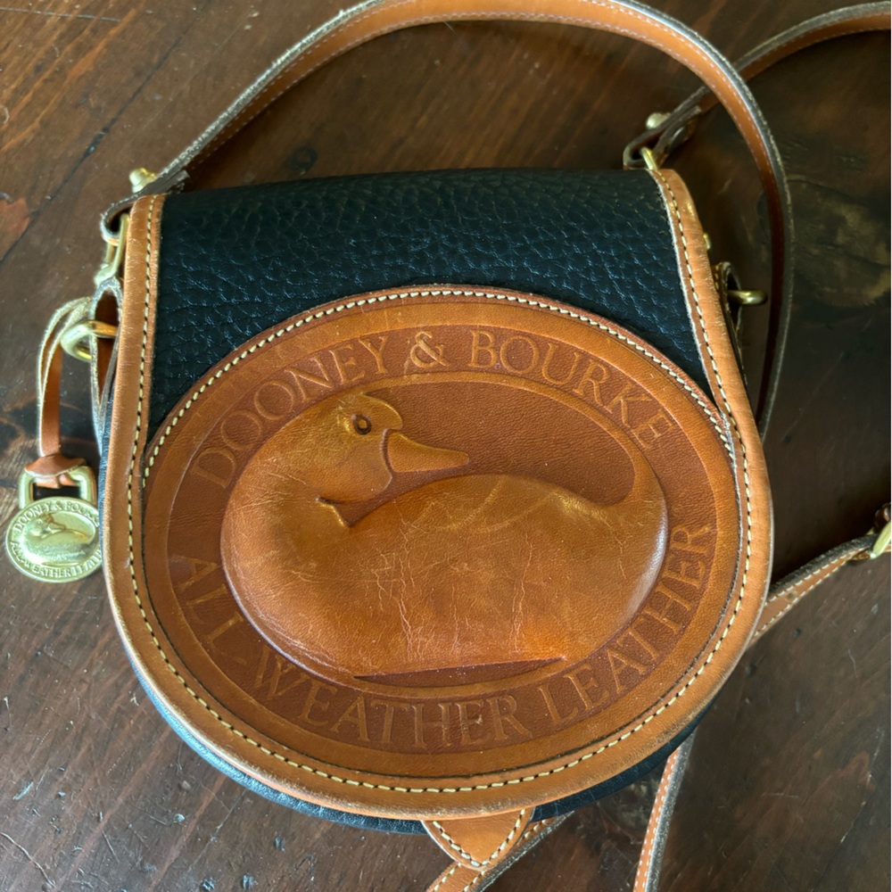 DOONEY & BOURKE crossover purse